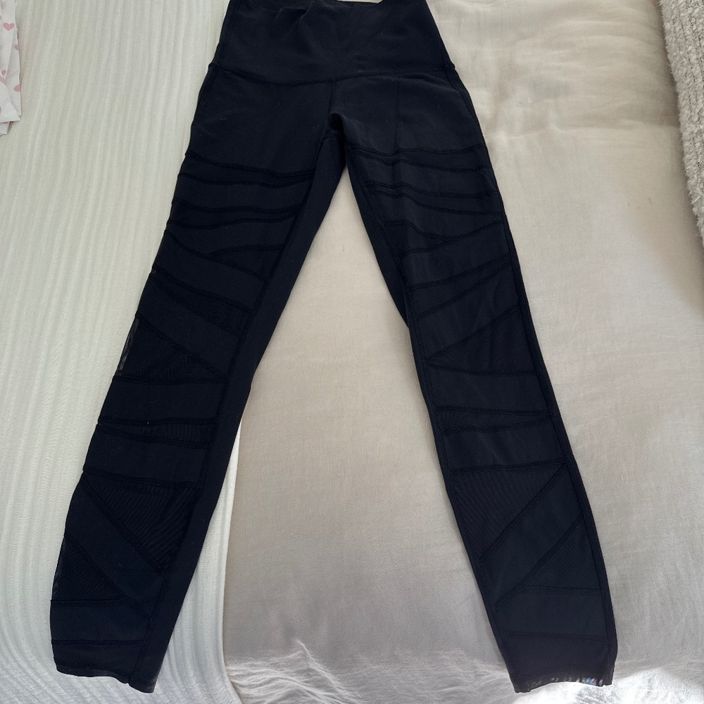 Lululemon Leggings with Sheer Cutouts Size 6